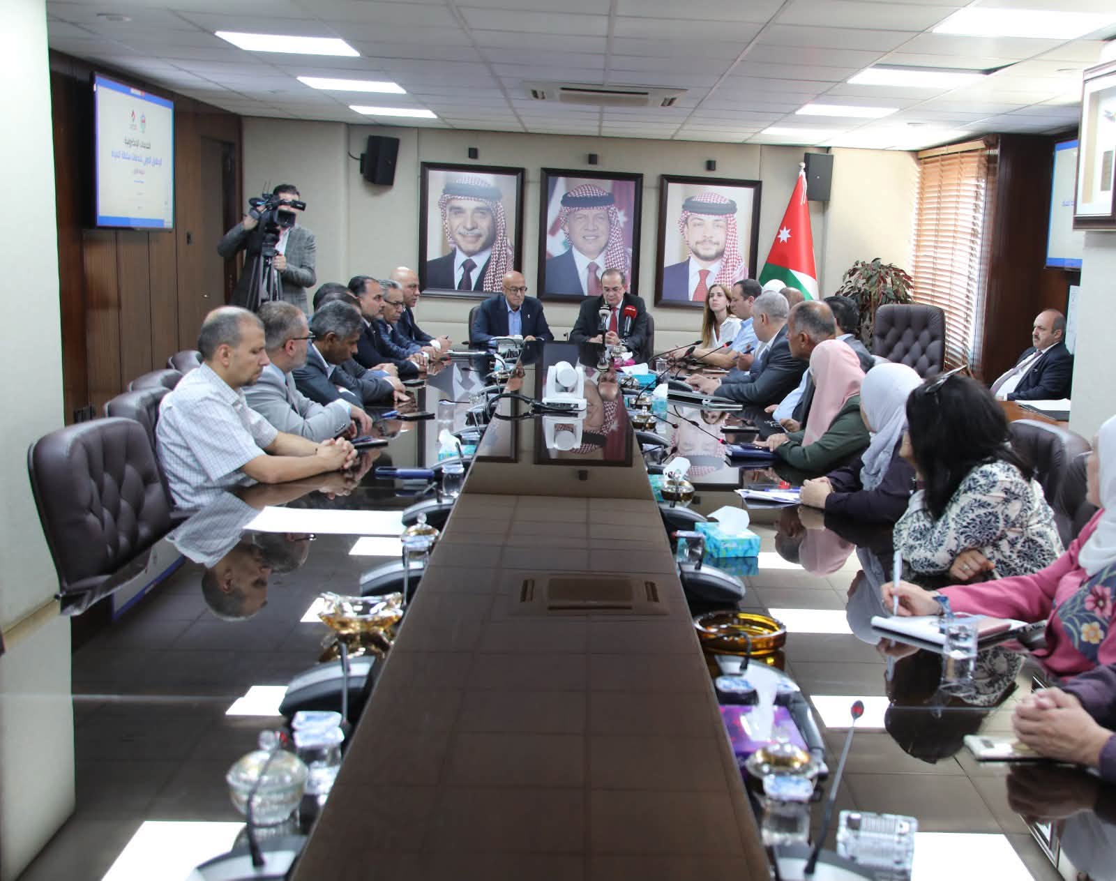 الخدمات